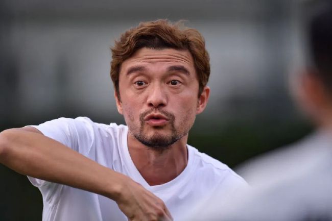 斯皮尔伯格说:我确实认为这部影片对13岁以下的孩子来说是不适宜的，尽管我觉得孩子们更易受伤害的是那些能够在自然环境中再次发生的暴力行为，比方关于儿童被虐待的电影和关于谋杀的电影。